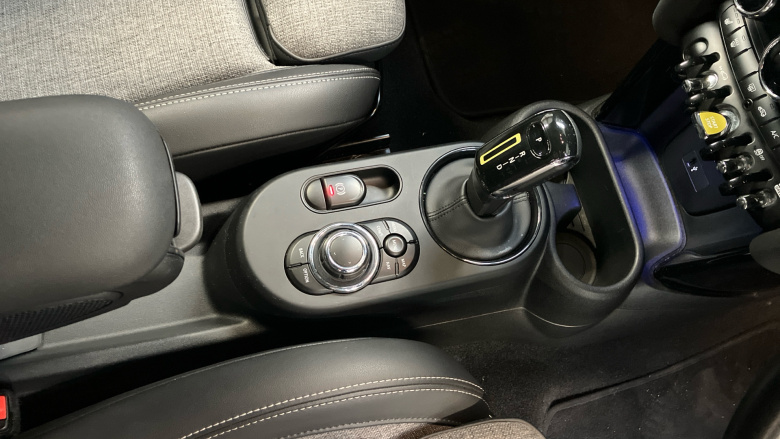 MINI Hatchback 135kW Cooper S Level 2 33kWh 3dr Auto Electric Hatchback